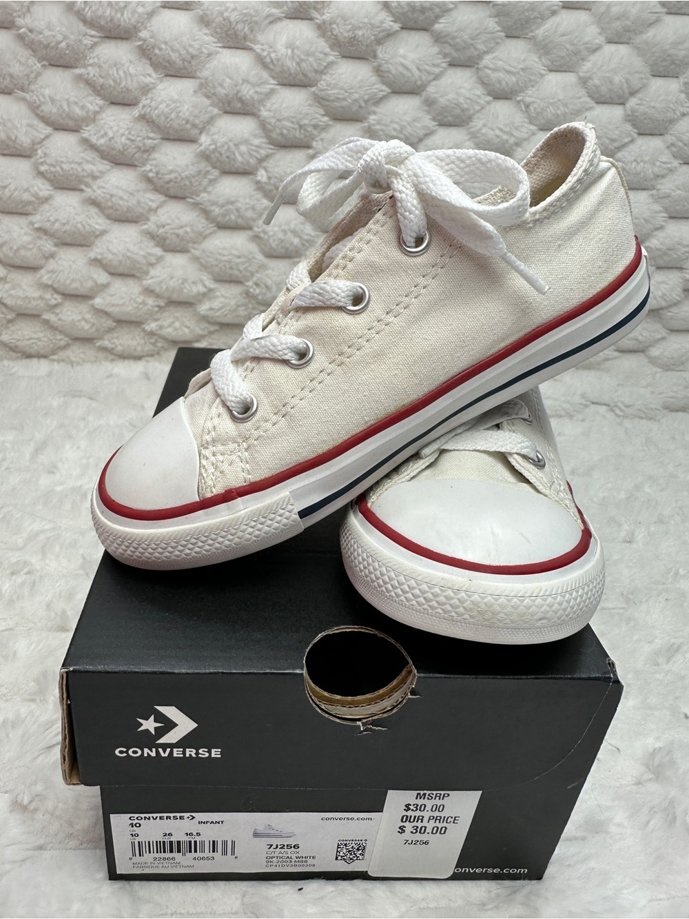 Converse Canvas Low Top Sneakers Size 10